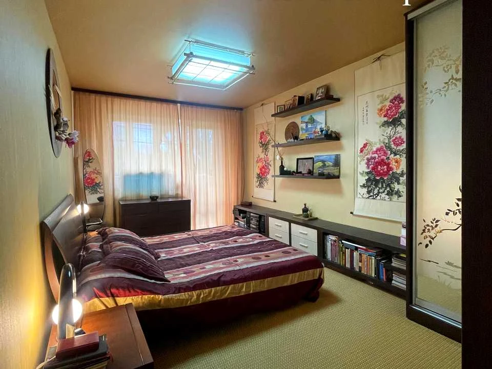 Apartment. Kharkiv, Traktorostudivnyky Ave.