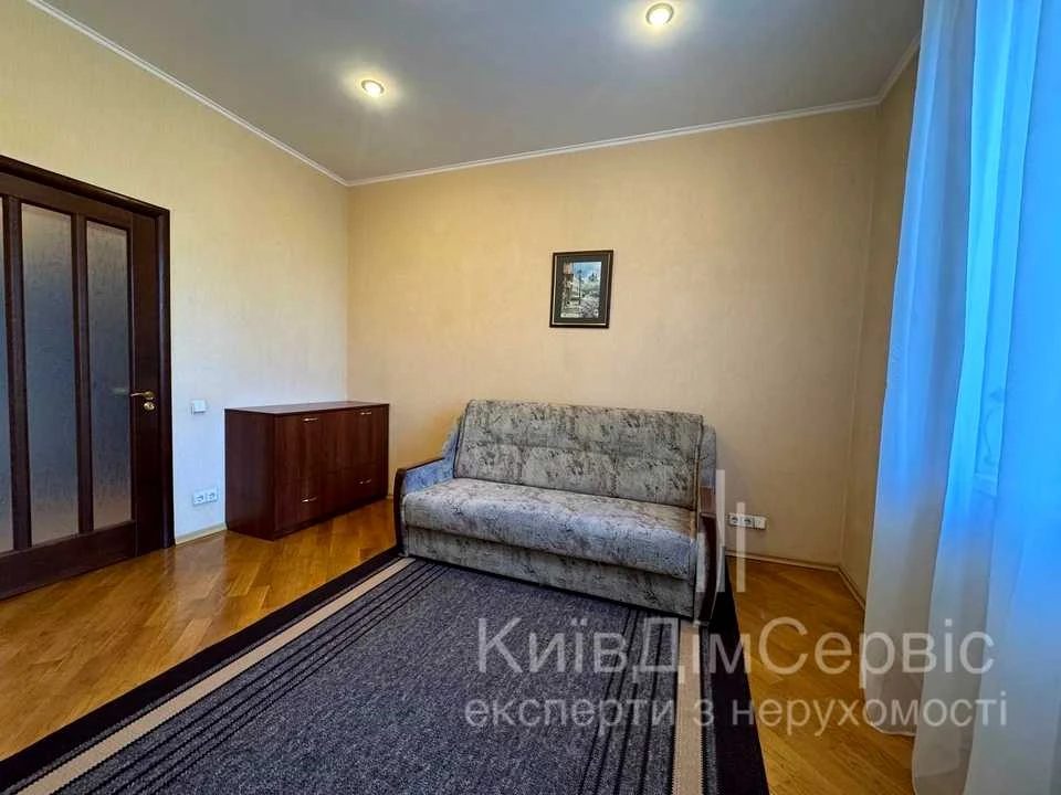 Two-room apartment. Kyiv, Hrymyya Pavla Polobutka Street