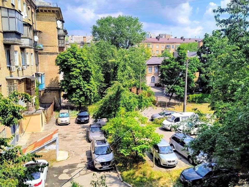 Two-room apartment. Kyiv, Hrymyya Pavla Polobutka Street