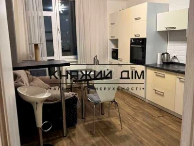 Apartment. Kyiv, Kharkiv Avenue