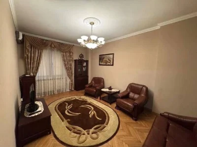 For sale 3-room apartment 81.60 m² 1/4ts Dmytra Vitovskogo St.