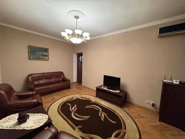 For sale 3-room apartment 81.60 m² 1/4ts Dmytra Vitovskogo St.