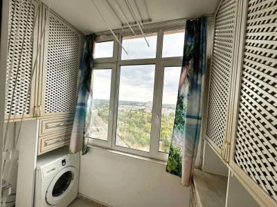 Гната Хоткевича 12, трьох кімнатна, євроремонт, метро Черніг