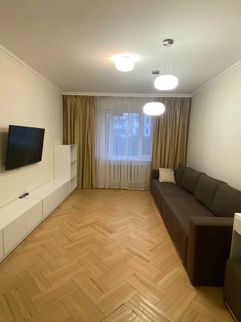 Караваєві дачі, вул. Яблонської Тетяни 1, трьохкімнатна, чуд