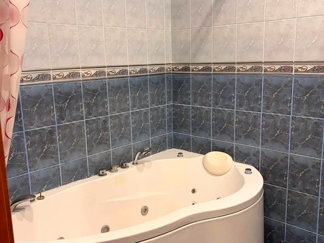 Rent of a 1-room apartment 64 sq m 8/24 floor