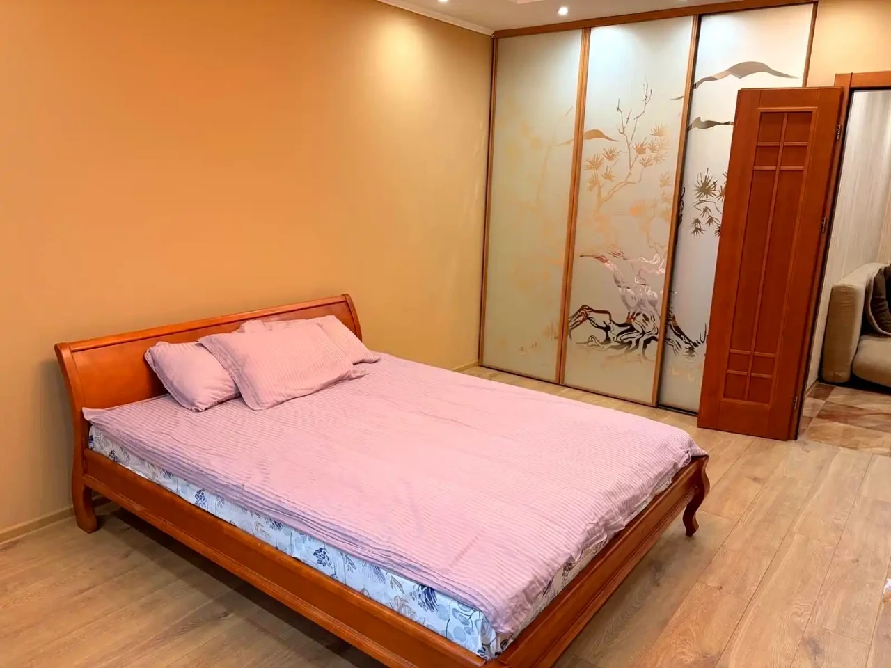 Rent of a 1-room apartment 64 sq m 8/24 floor