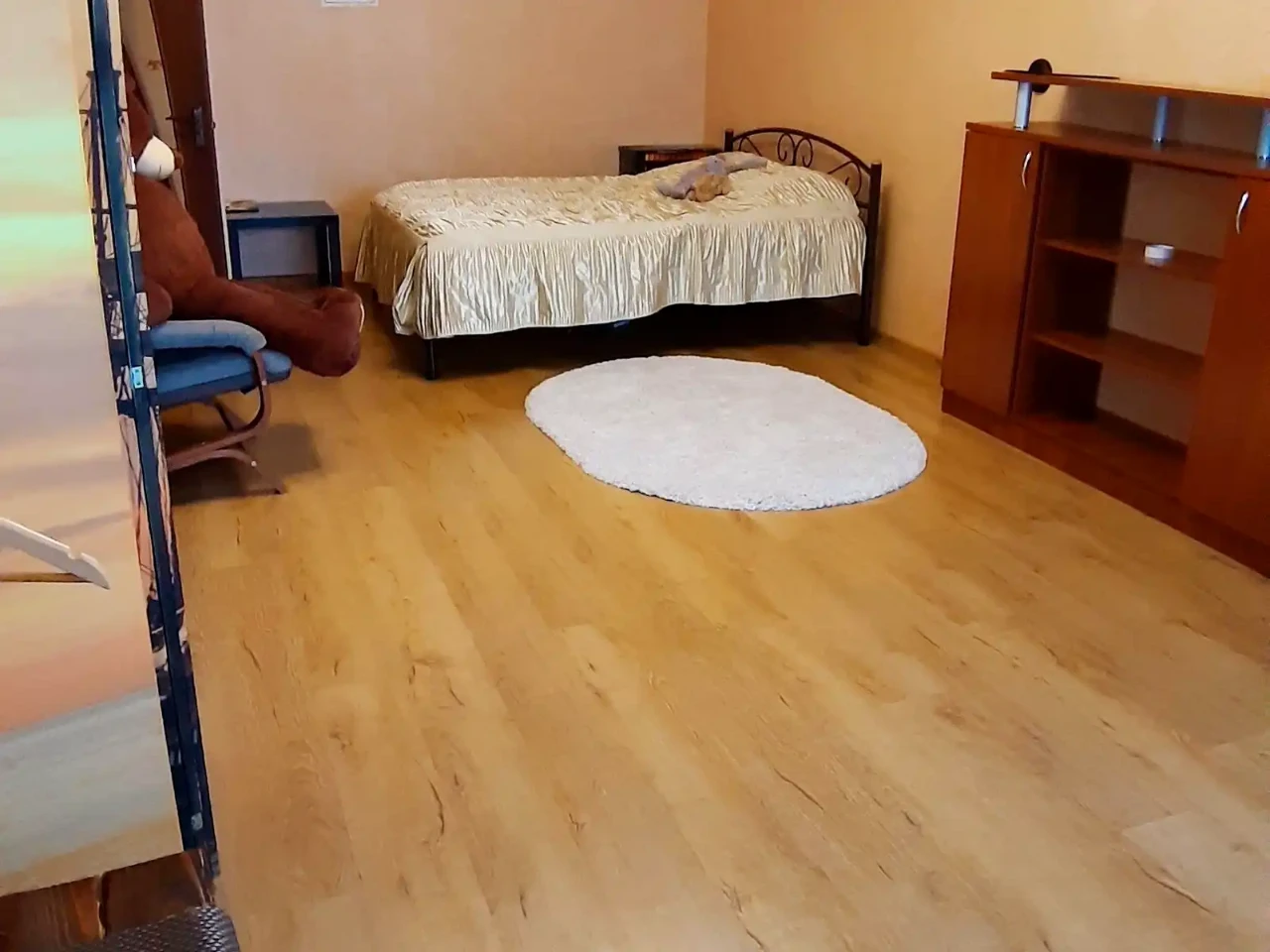 Rent of a 1-room apartment 43 sq m on the 4th floor of a 24-story building