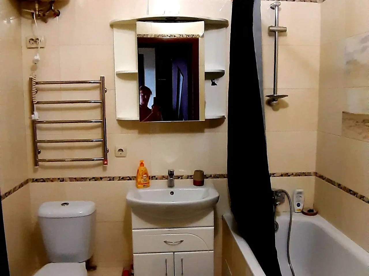 Rent of a 1-room apartment 43 sq m on the 4th floor of a 24-story building