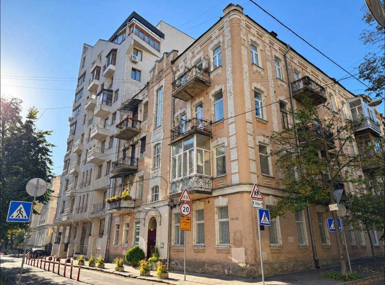 Оренда м Арсенальна Центр 3к квартира вул Левандовська 8/15