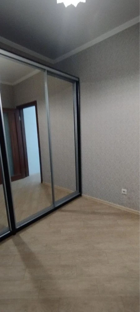 Rent a studio apartment 39 sq m, St. Demievska, 16