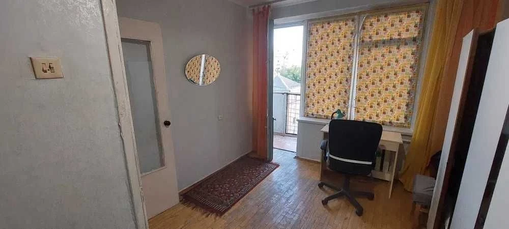 1-room apartment on St. Білоруська 28-а metro Luk'yany