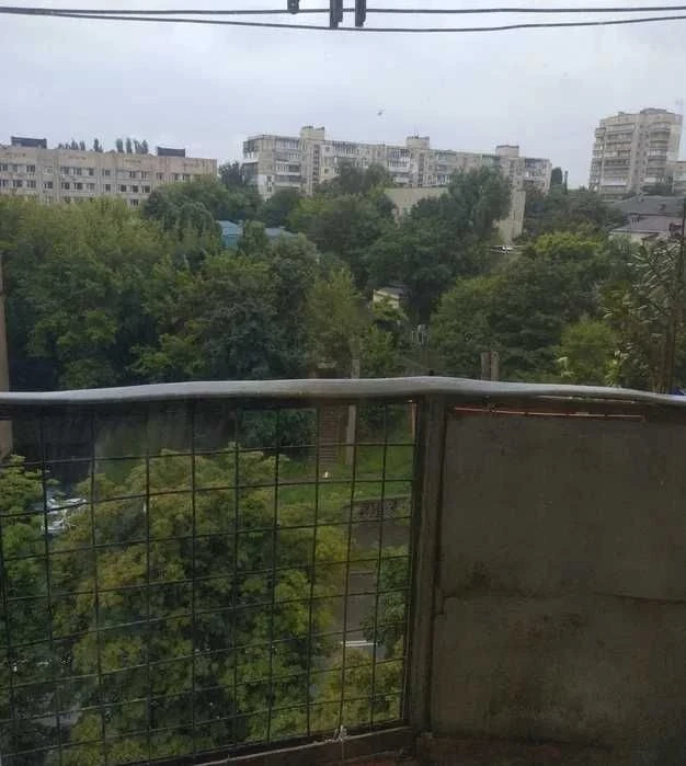 1-room apartment on St. Білоруська 28-а metro Luk'yany