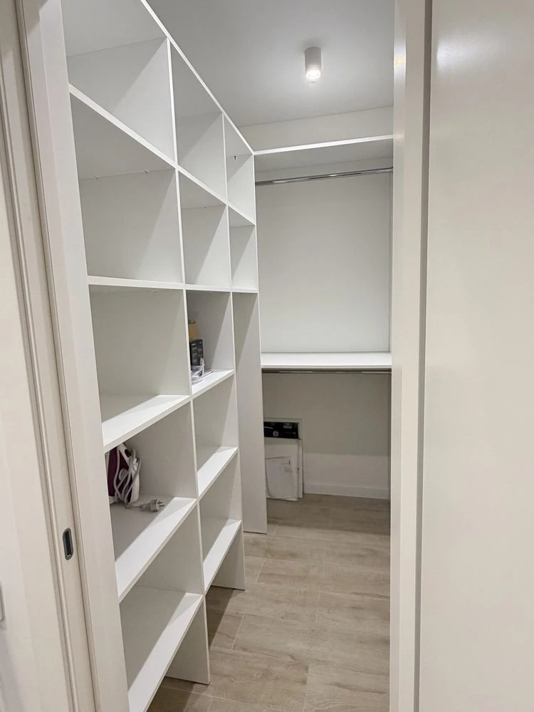 Sale of 1-Room Apartment in Residence "Veselka"