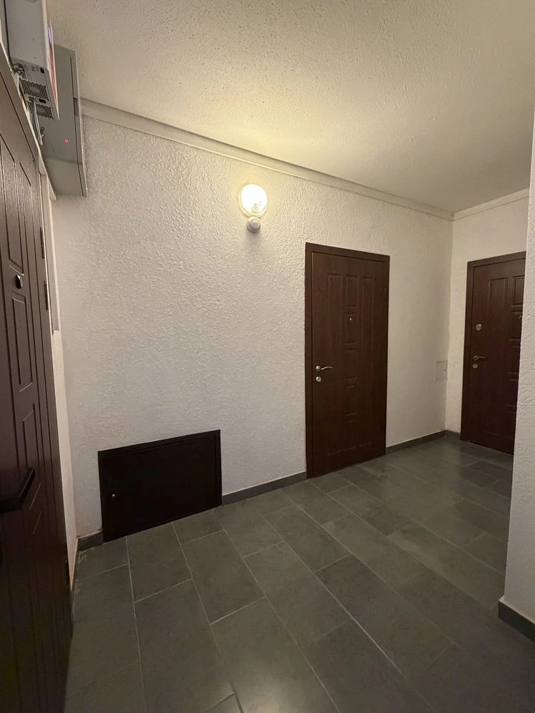 Sale of 1-Room Apartment in Residence "Veselka"