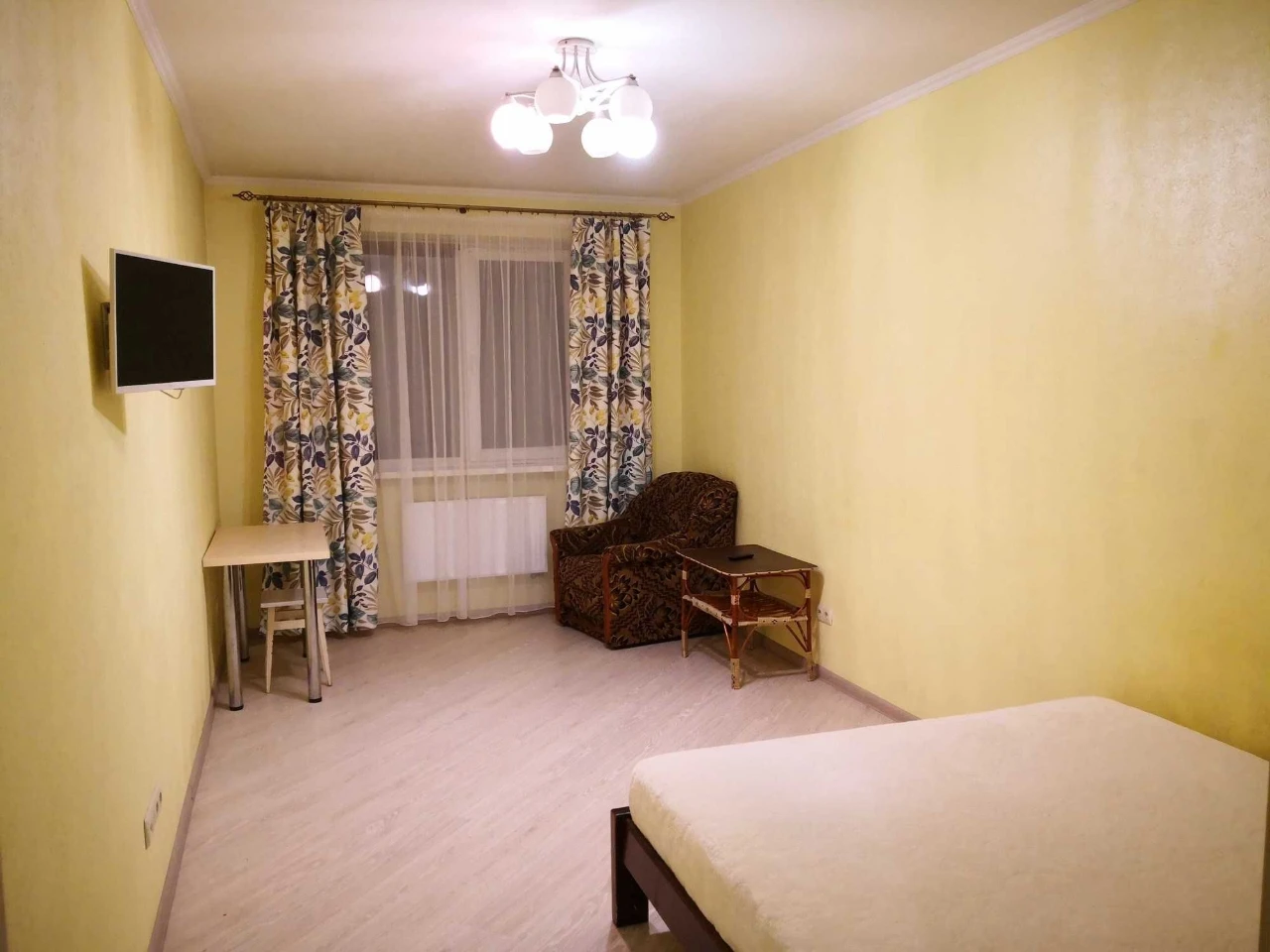 Продам 1 комнатную квартиру с Ремонтом в новом доме метро По
