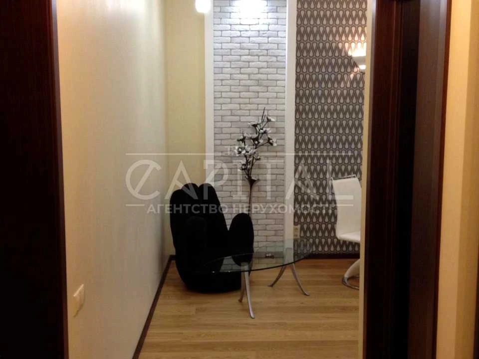 Квартира. Киев, улица Василя Тутынука