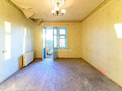 Квартира. Київ, Микільсько-Ботанічна вул.