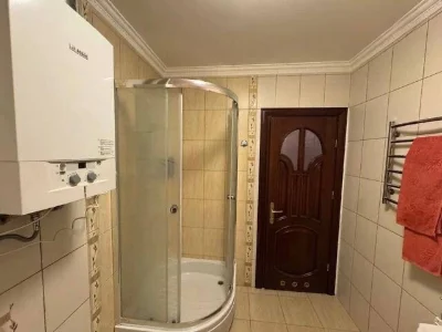 For sale 3-room apartment 81.60 m² 1/4ts Dmytra Vitovskogo St.
