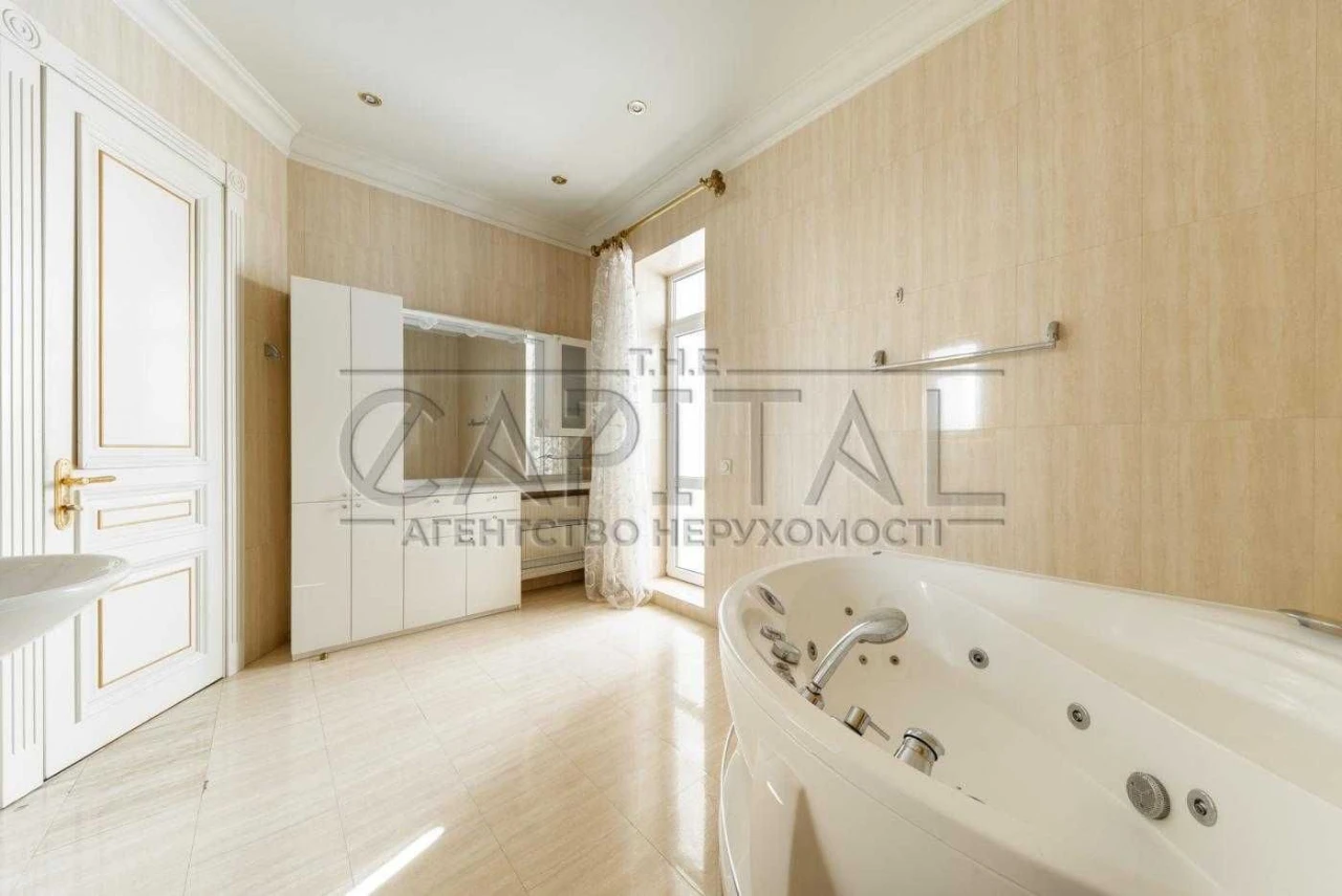 Elegant, spacious 3-room apartment for sale