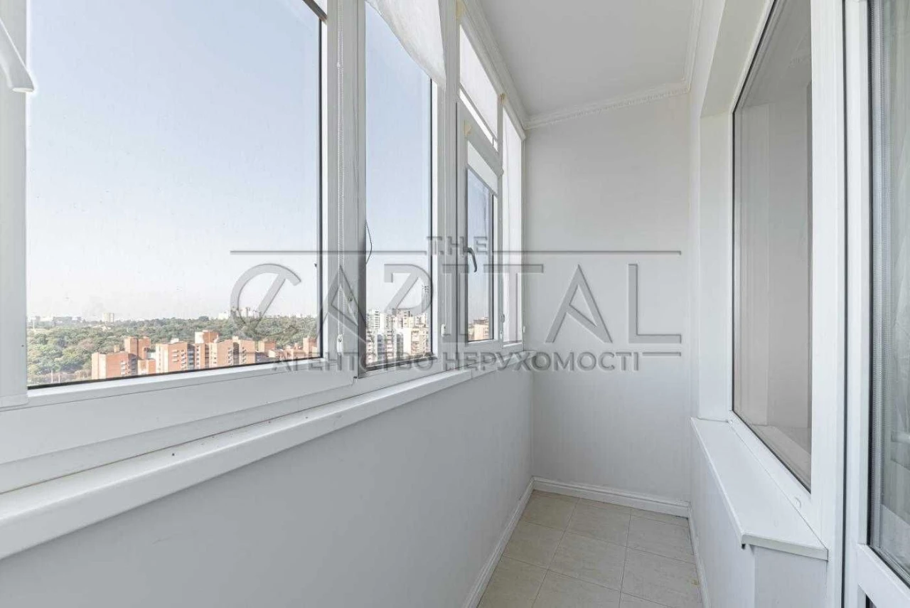 Elegant, spacious 3-room apartment for sale
