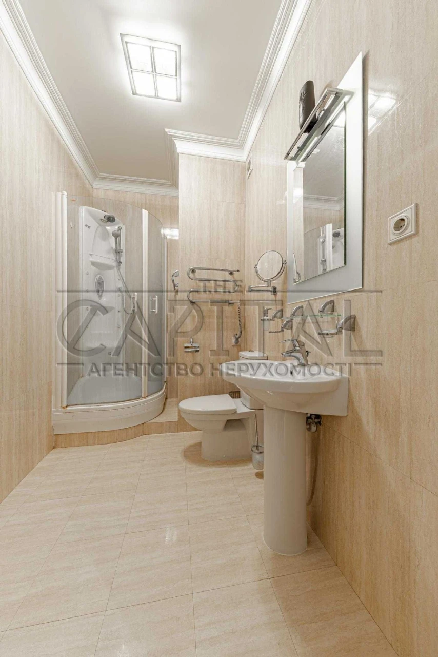 Elegant, spacious 3-room apartment for sale