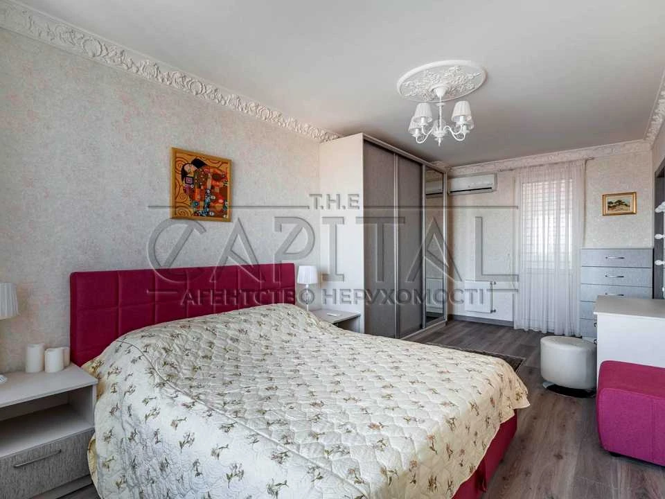 Apartment. Generalena Hennadiia Vorobyova St.