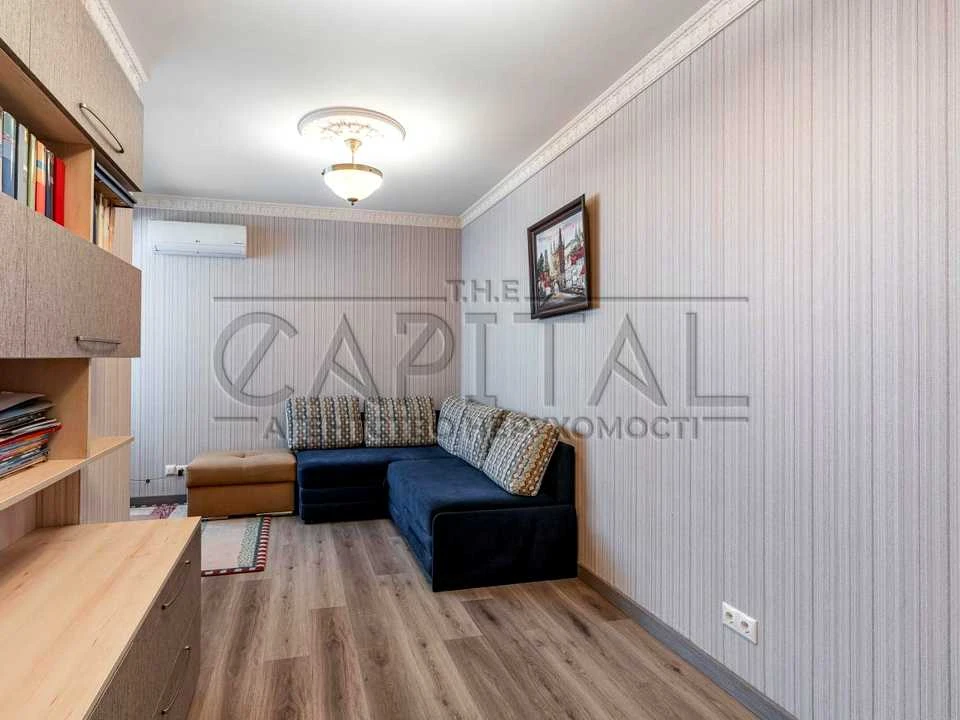 Apartment. Generalena Hennadiia Vorobyova St.