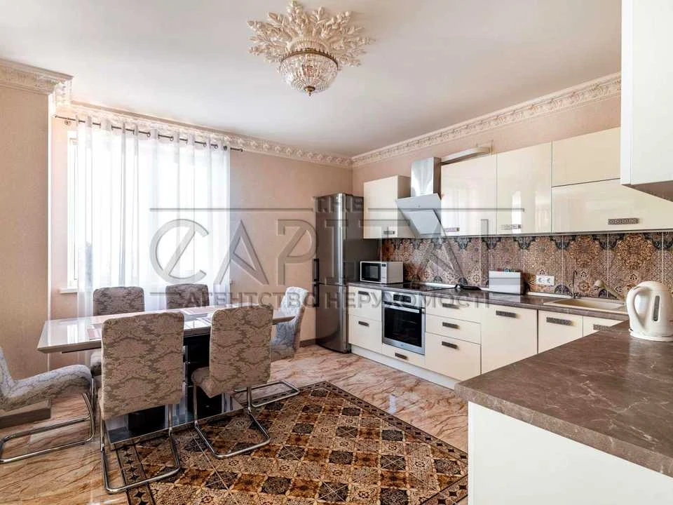 Apartment. Generalena Hennadiia Vorobyova St.