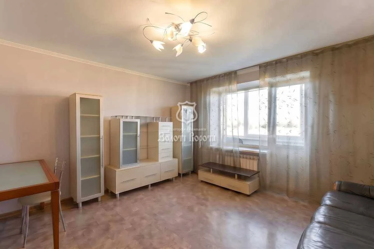 For Sale 4-room apartment, Kyiv, Шевchenkovskyi, Salutna St, 4a