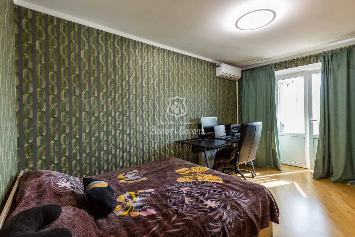 For Sale 4-room apartment, Kyiv, Шевchenkovskyi, Salutna St, 4a