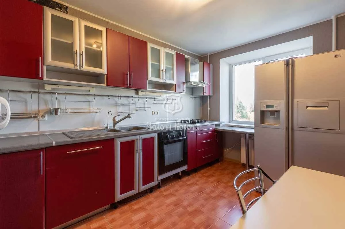 For Sale 4-room apartment, Kyiv, Шевchenkovskyi, Salutna St, 4a