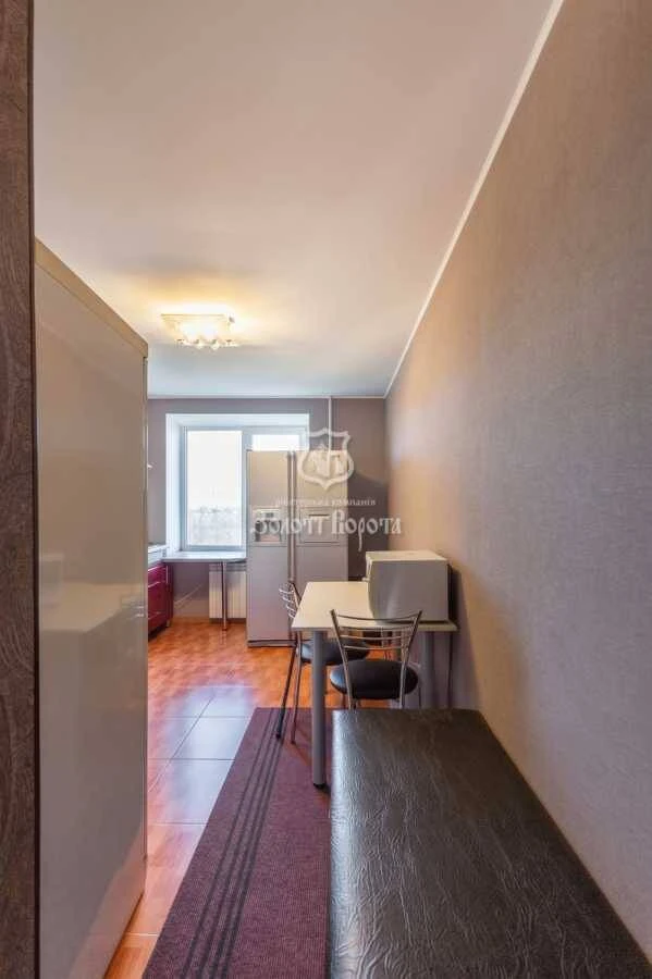 For Sale 4-room apartment, Kyiv, Шевchenkovskyi, Salutna St, 4a