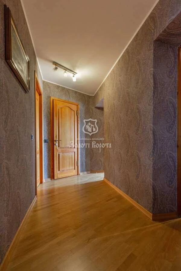 For Sale 4-room apartment, Kyiv, Шевchenkovskyi, Salutna St, 4a