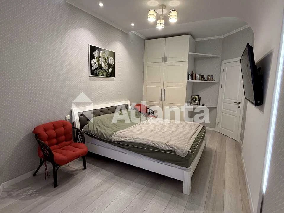 House. Odessa, вулиця Жоліо Кюрі