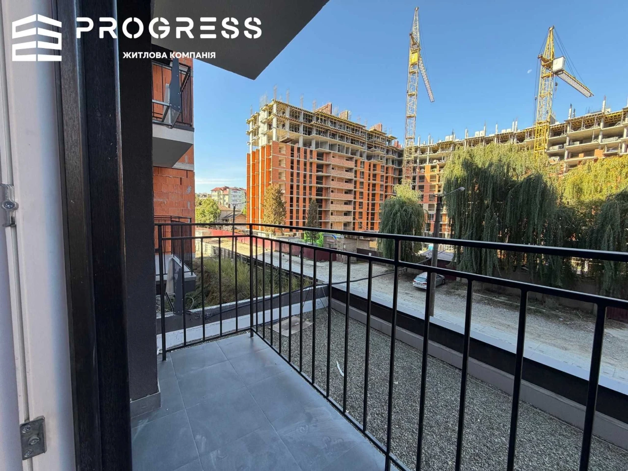 Large 1-room apartment in the ЖК Family Plaza residential complex!