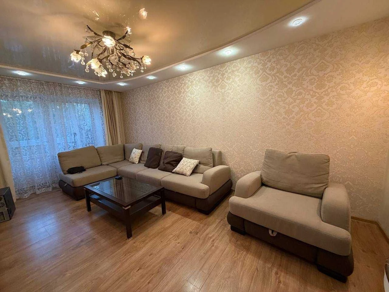 Продаж 4к квартири мікрорайн Виставка вул. Зарічанська