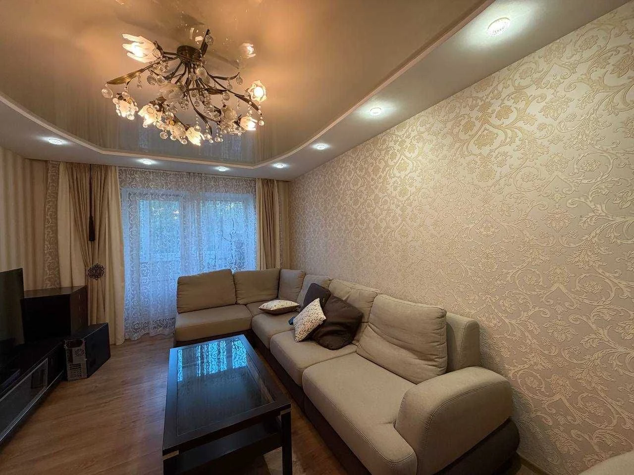 Продаж 4к квартири мікрорайн Виставка вул. Зарічанська