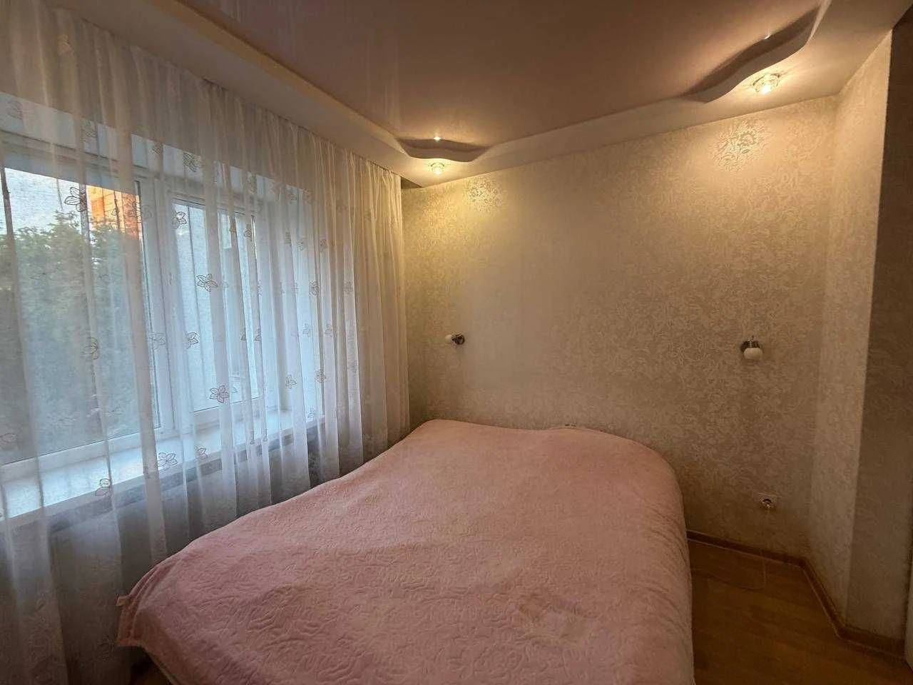 Продаж 4к квартири мікрорайн Виставка вул. Зарічанська