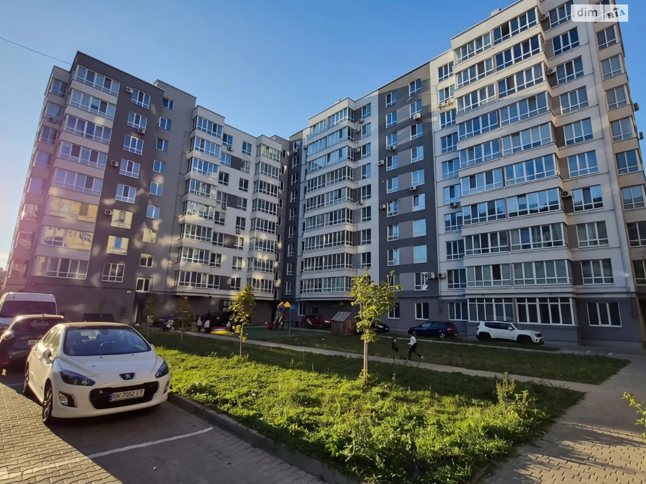 Sale of Apartment, Ювілейний