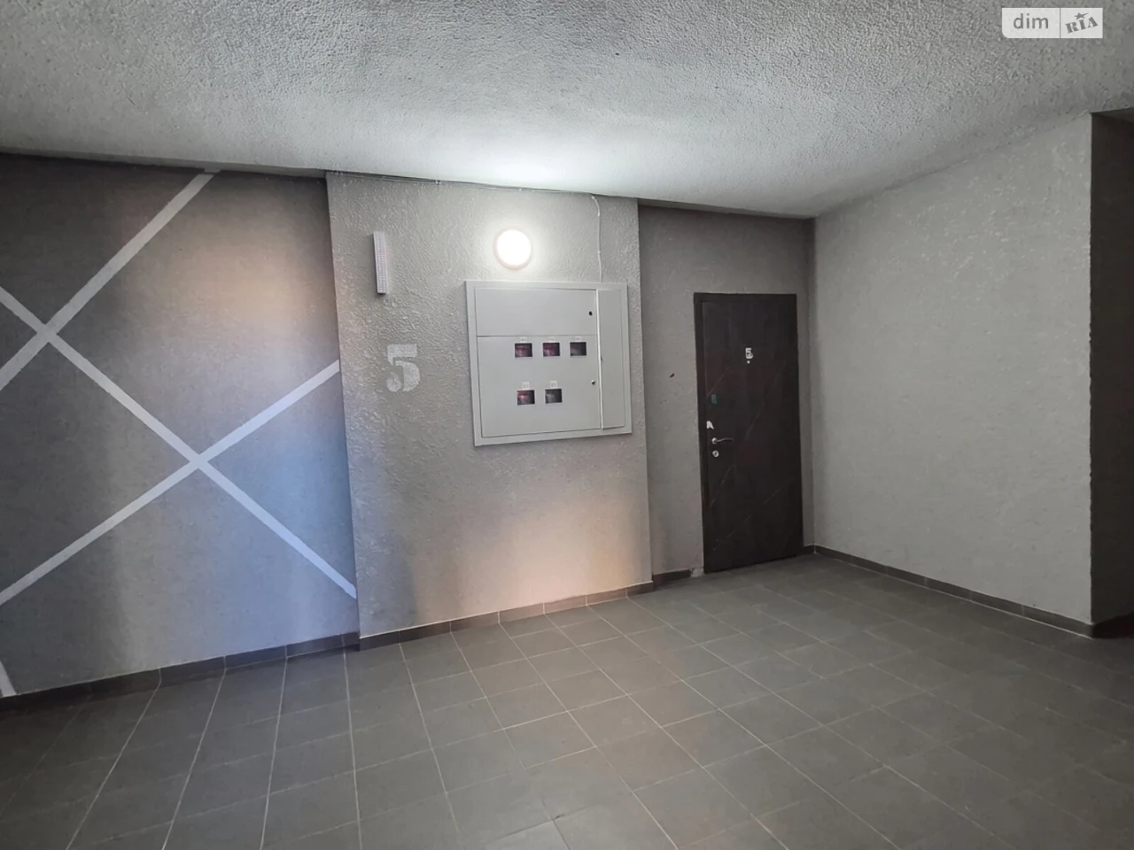 Sale of Apartment, Ювілейний