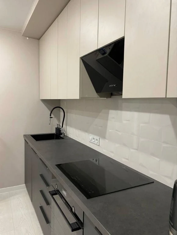 For sale stylish 1-room apartment, 8/9 floor, 50 sq m, center of Kharkiv, Scientific Avenue