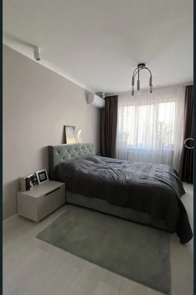 Продається стильная 1-комнатная квартира 8/9, 50 м², центр Харькова, Научная