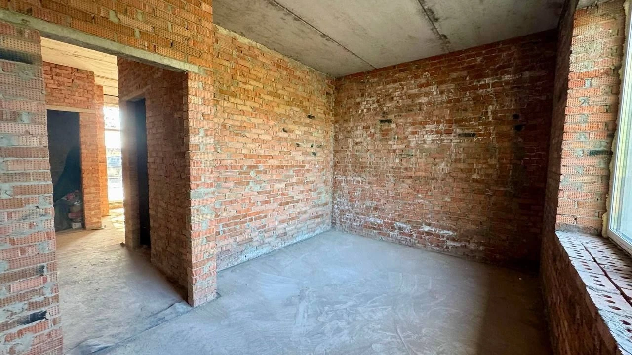 Продается шикарный 4-комнатный Дом.
