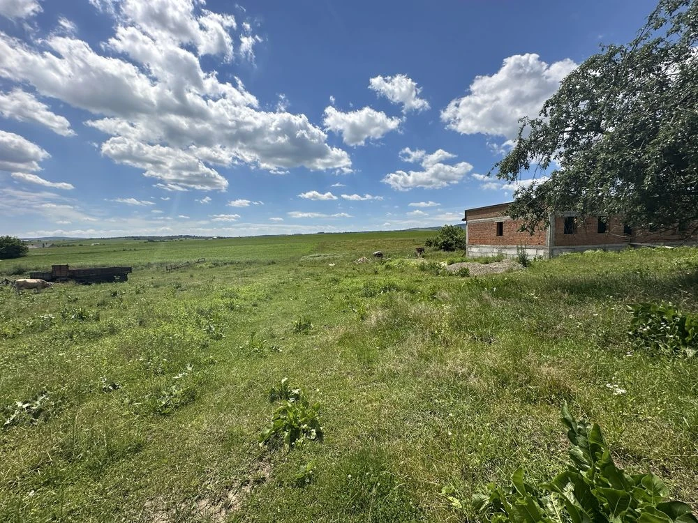 Sale of land plot for construction