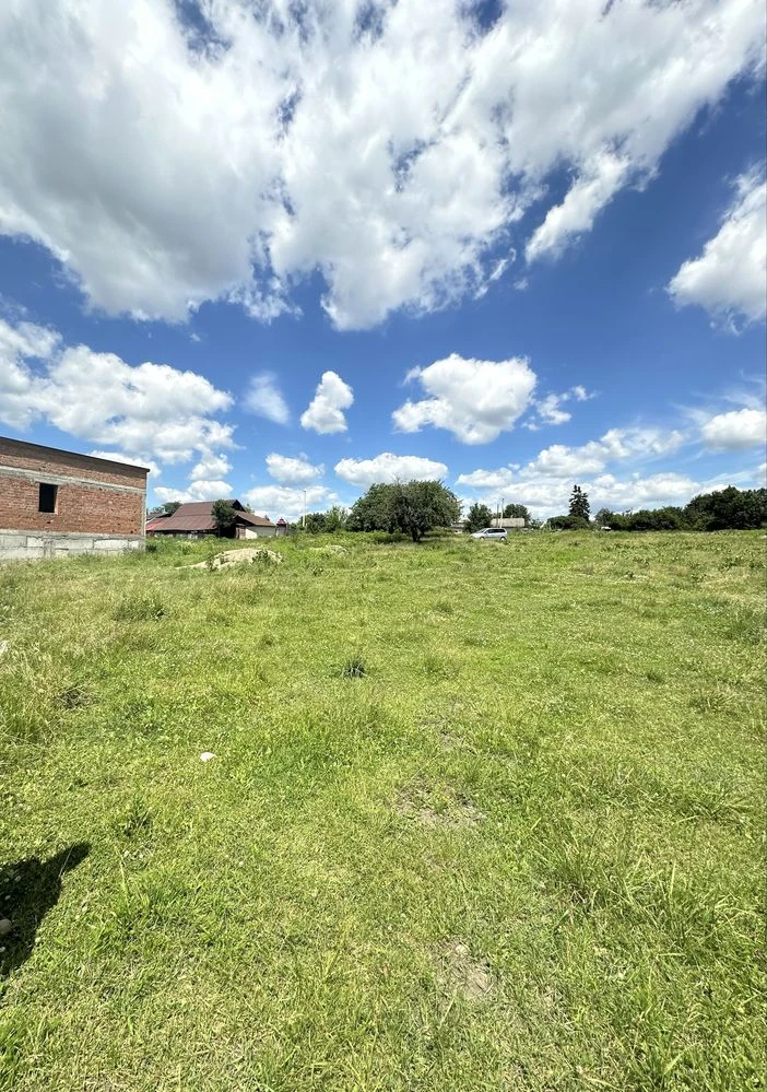 Sale of land plot for construction