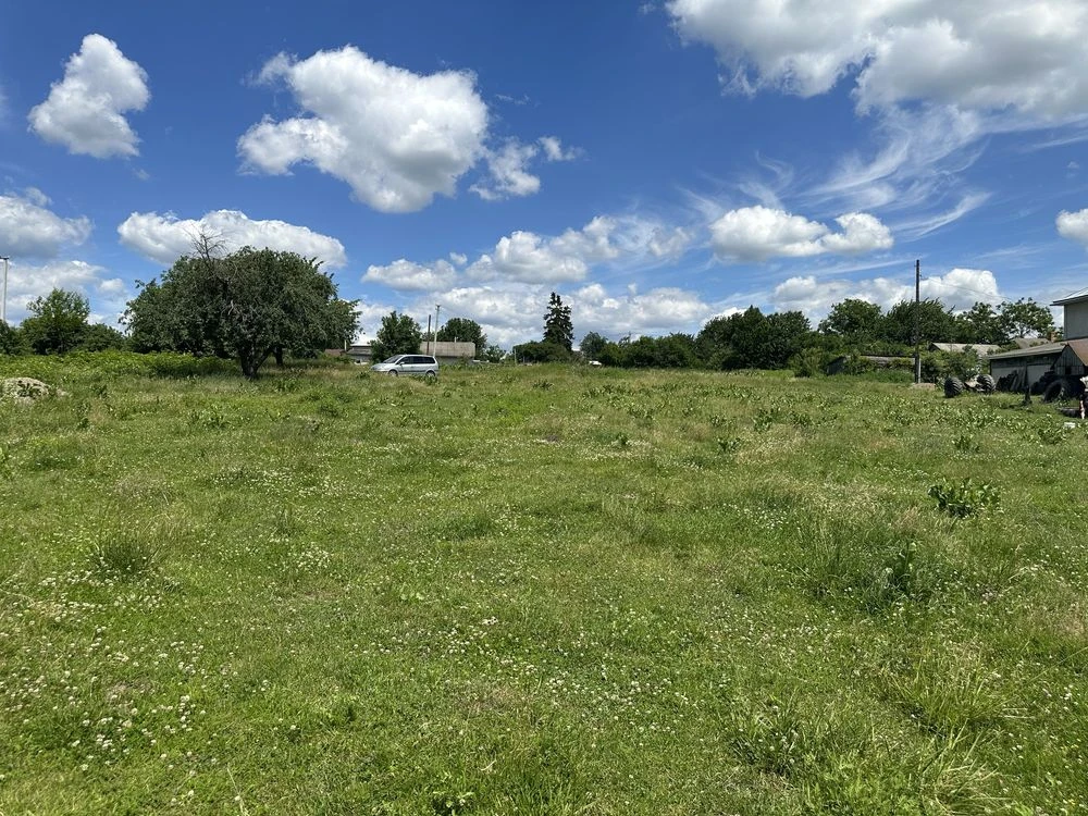 Sale of land plot for construction