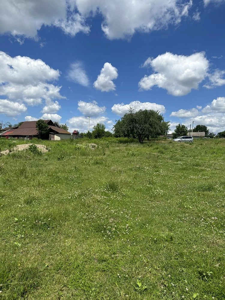 Sale of land plot for construction