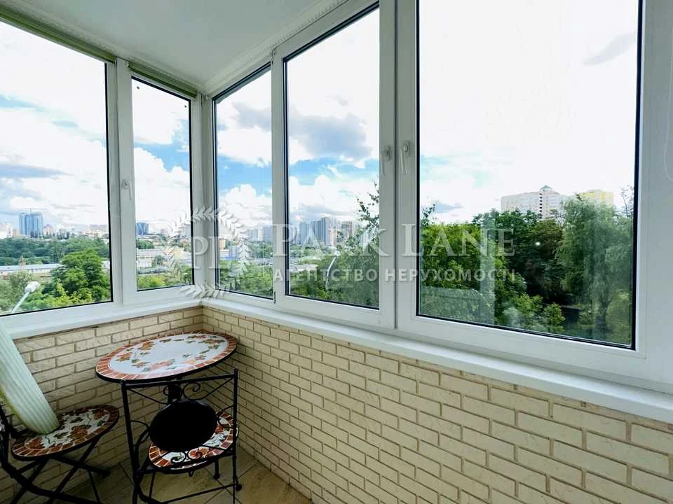 One-room apartment. Kyiv, Feodosiyksa St.
