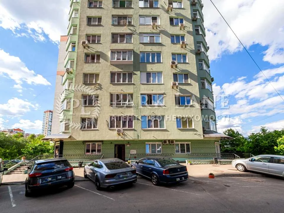 One-room apartment. Kyiv, Feodosiyksa St.