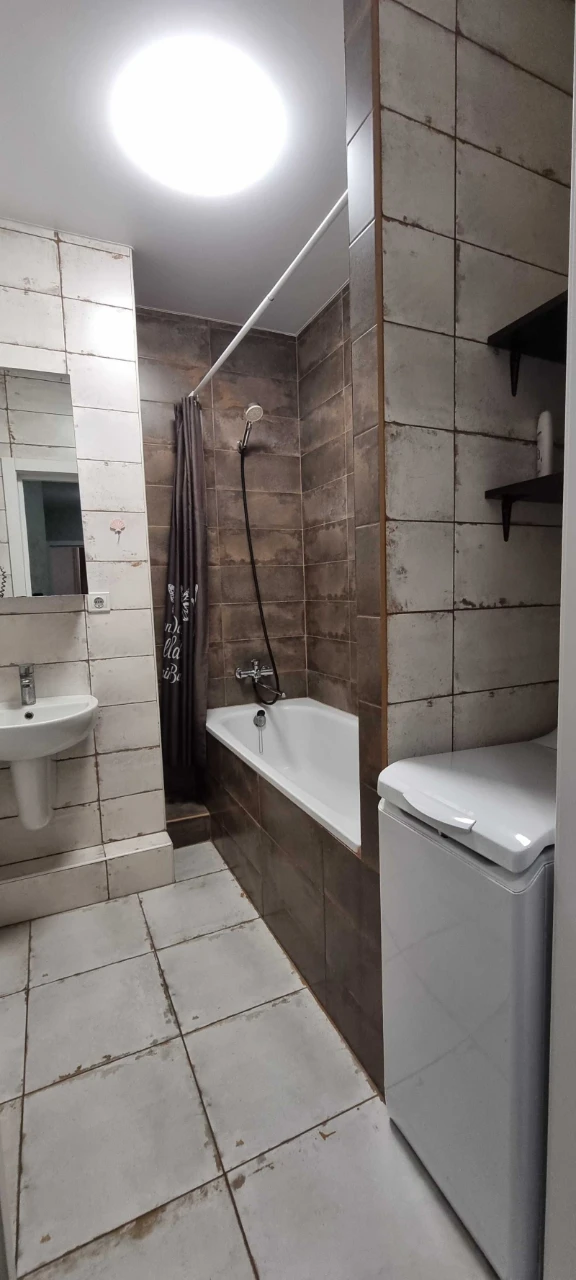 1 room apartment (60.1 sq. m) St. Novosytchyska 15/